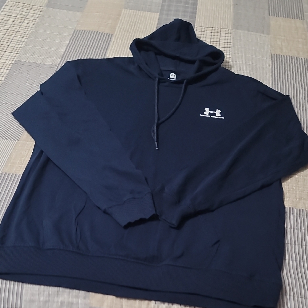 3/$20 Under Armour 2X Dark Navy Lightweight Hoodie EUC